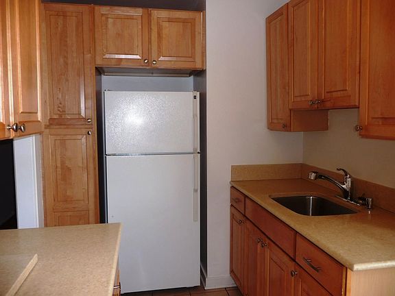 5th image of 39 Glenbrook Rd APT 5A