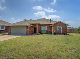 1100 Sparrow Hawk Dr, Norman, OK 73072