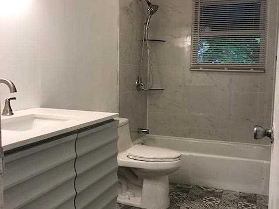 5th image of 356 S Shore Dr Unit C