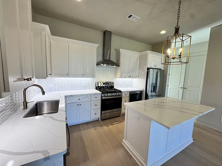 3423 Southern Way — Photo 3