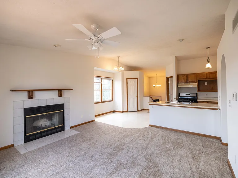1200 Henry St — Photo 13