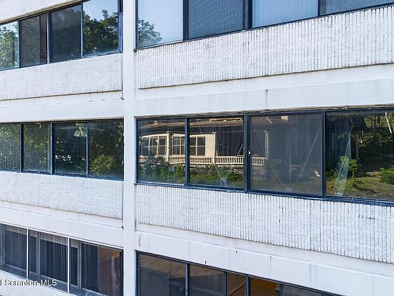 3rd image of 550 Clay Ave APT 4E