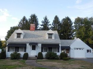 96 Hermitage Dr, Springfield, MA 01129