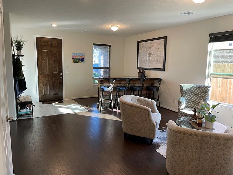 1172 Clonmore Ct — Photo 8