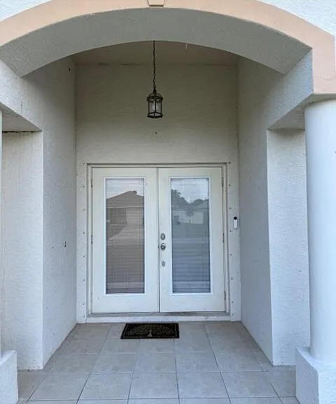 2619 SW Ann Arbor Rd — Photo 2