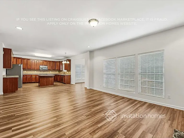 40 Luzelle Dr — Photo 6