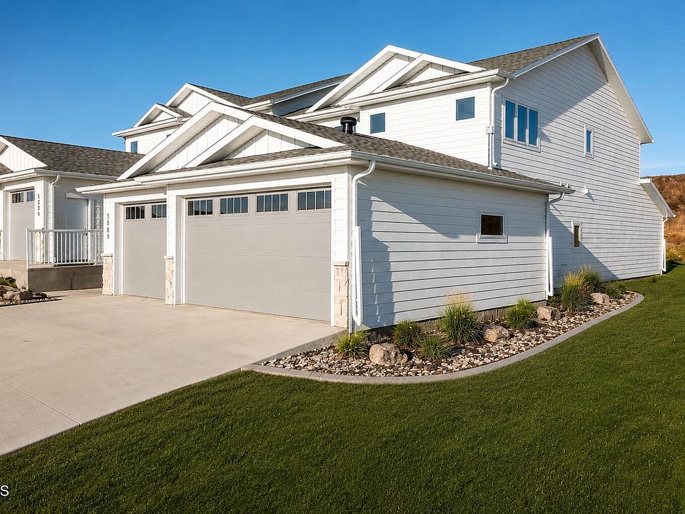 1st image of 2002 Prairie Hawk Dr