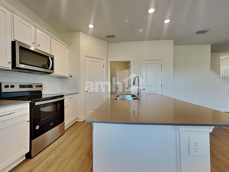 2632 Sunrise Landing Loop — Photo 4