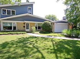 4247 Grove St, Skokie, IL 60076