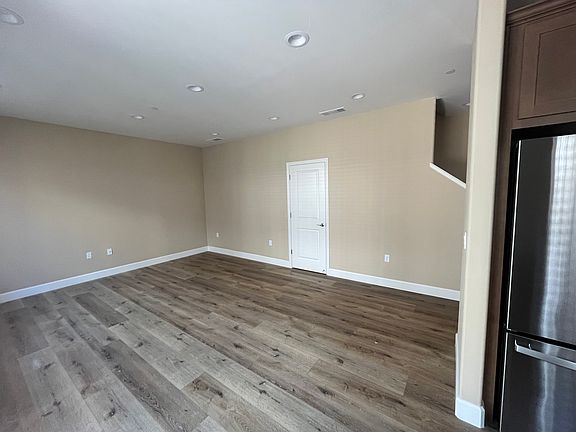 4th image of 313 Gurries Dr