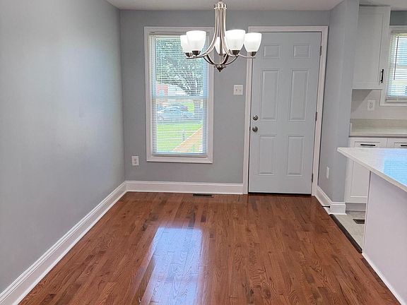4th image of 1214 N Woodyear St