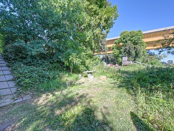 5th image of 2191 Garden Hwy