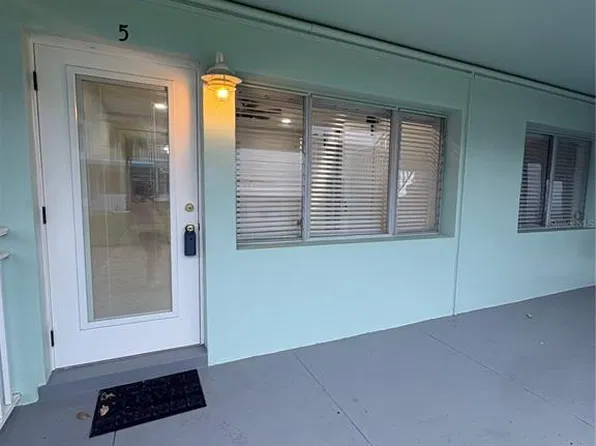 1840 Shore Dr S APT 5, South Pasadena, FL 33707