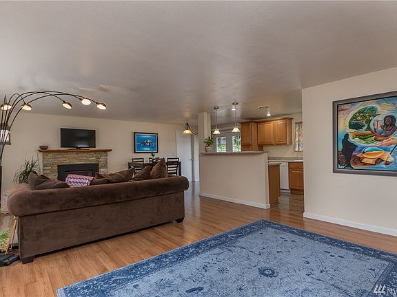 3rd image of 1748 SE 2nd Ct