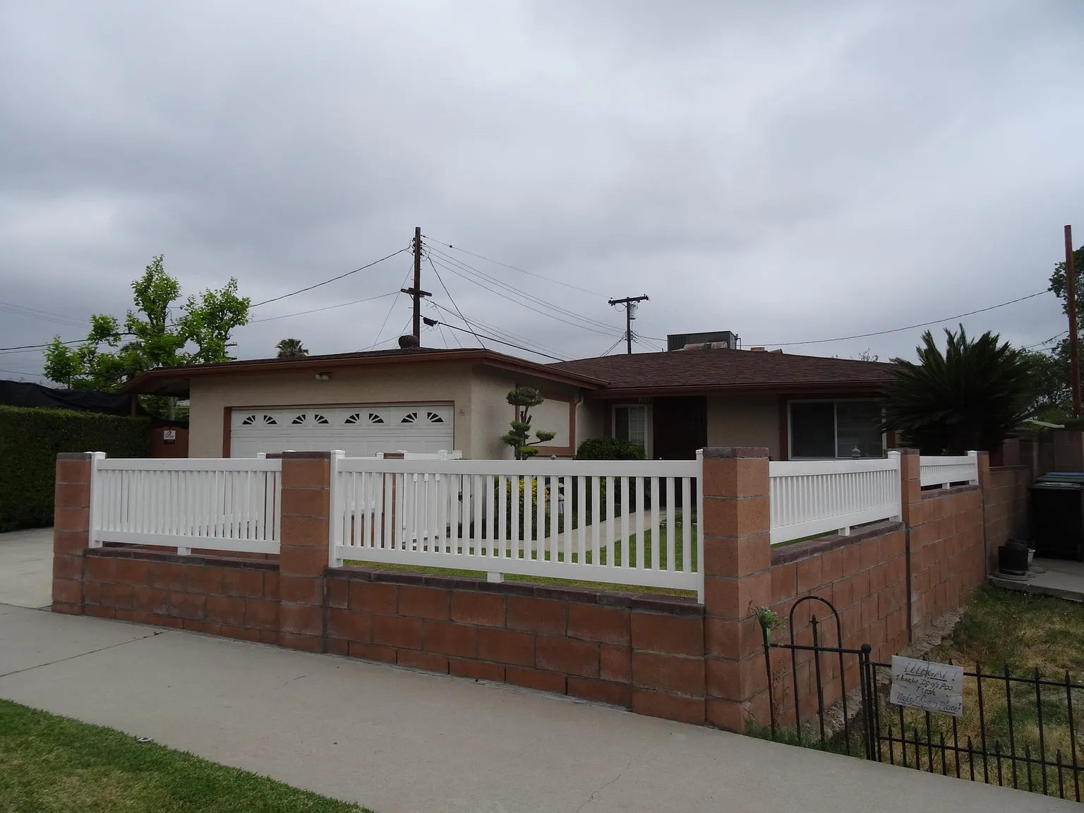 12830 Elkwood St — Photo 2