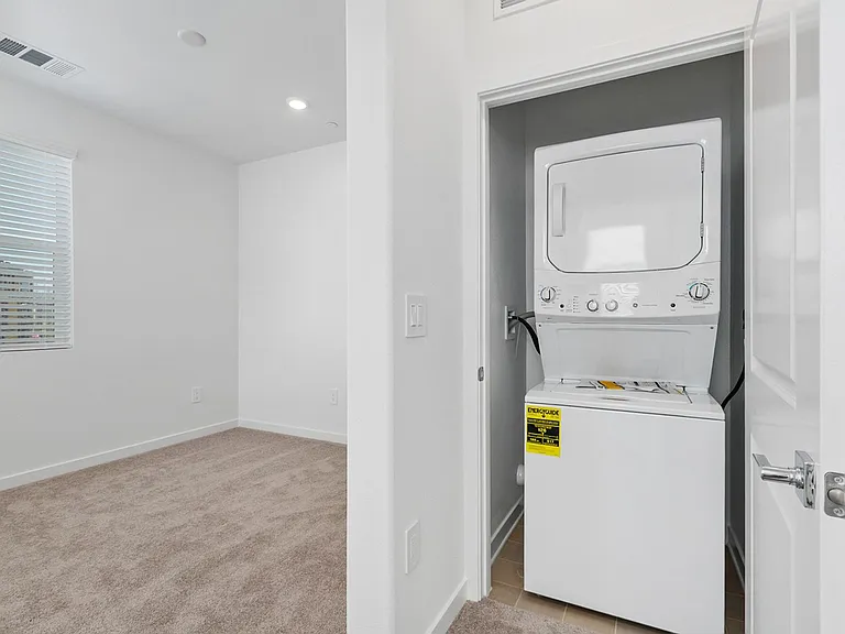 2638 E Lincoln Paseo — Photo 24
