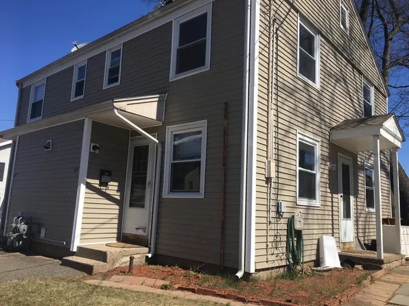 123-125 Woodlawn Cir, East Hartford, CT 06108