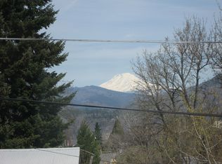 1807 B St, Hood River, OR 97031