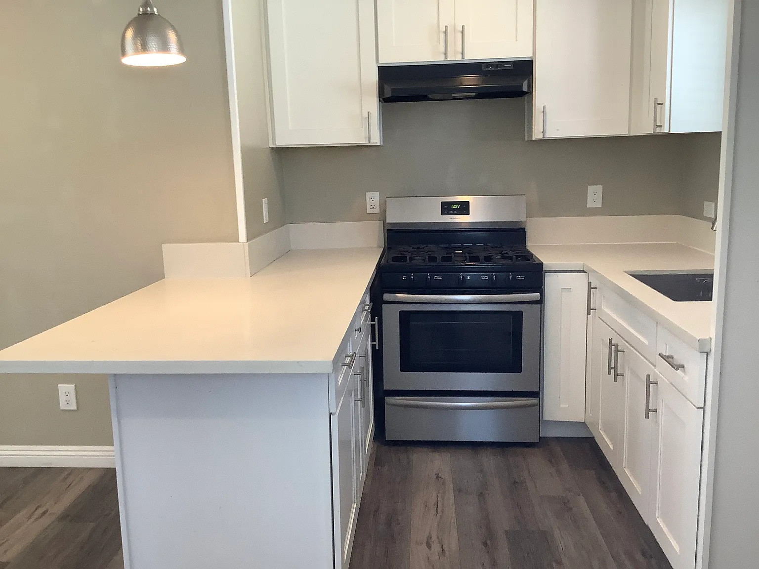 1 bed, 590 sqft, $2,085 — Photo 2