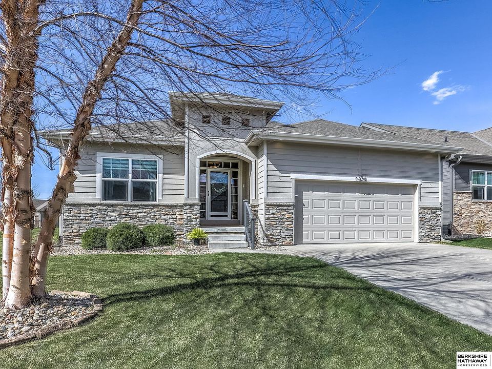 1st image of 1434 N 194th Cir