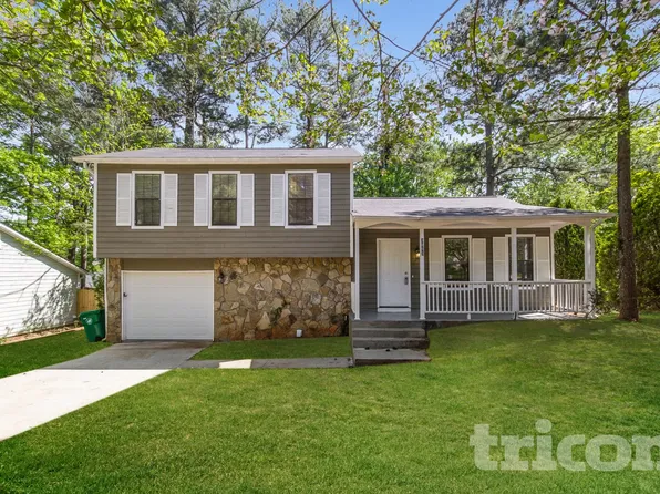 3893 Wood Path Ln, Stone Mountain, GA 30083