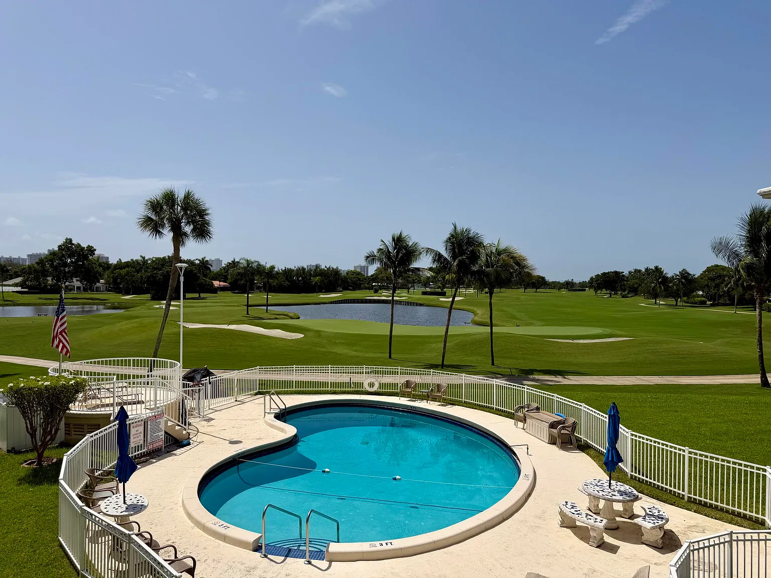 Country Club Terrace — Photo 3