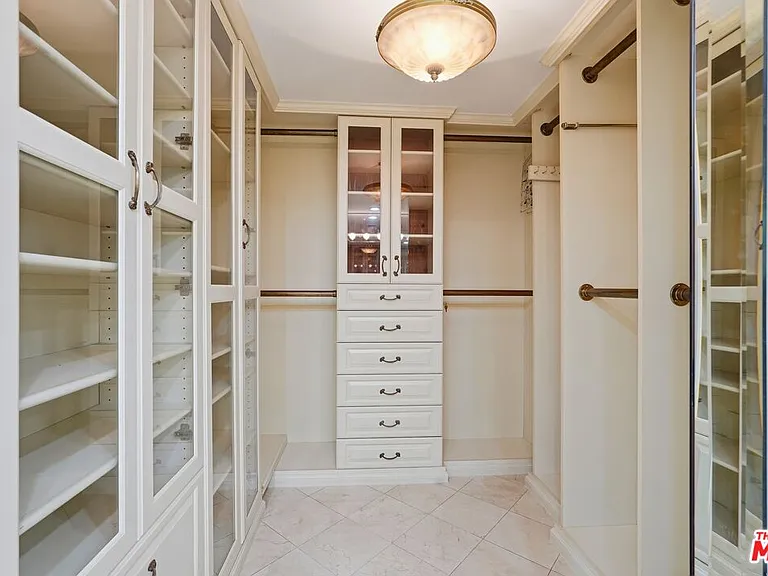 1333 S Beverly Glen Blvd #902 — Photo 11