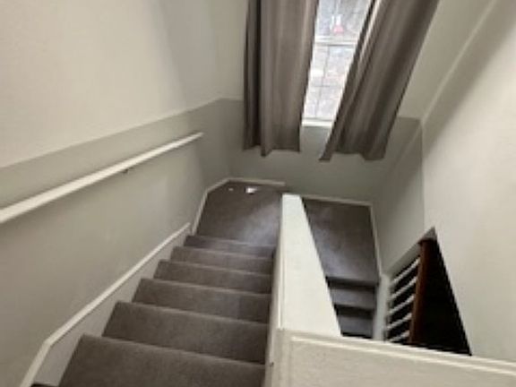 2nd image of 414 Wolfe St #1