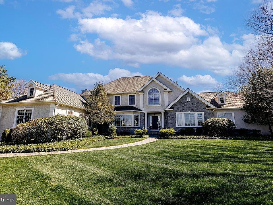 1st image of 6 Brookside Dr