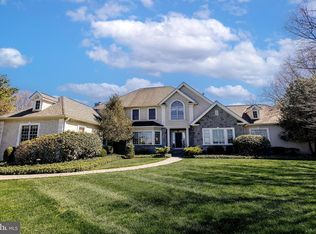 6 Brookside Dr, Titusville, NJ 08560