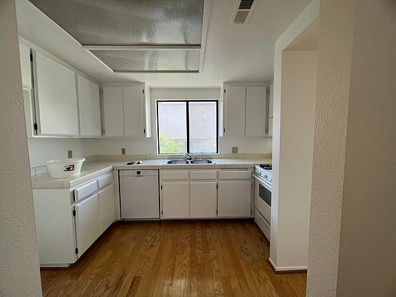 3rd image of 21736 Grace Ave Unit G