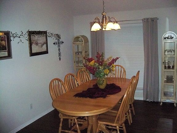 5th image of 8716 Granville Dr