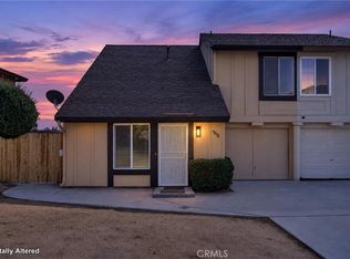 6898 John Dr, Riverside, CA 92509