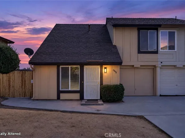 6898 John Dr, Riverside, CA 92509