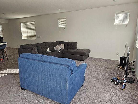 5th image of 6047 Sutherland Ave