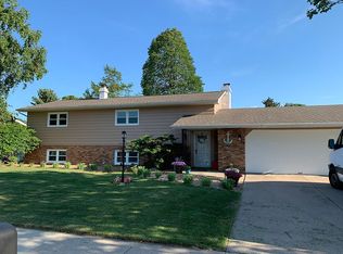 901 Windward Ct, Oshkosh, WI 54901