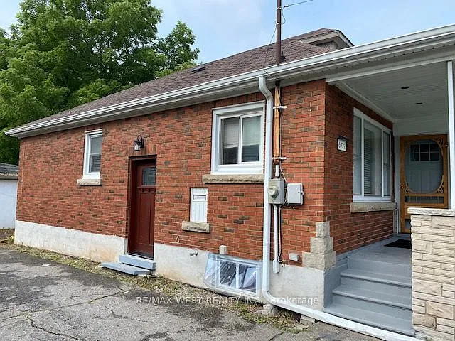 3 bed, $2,300 — Photo 1