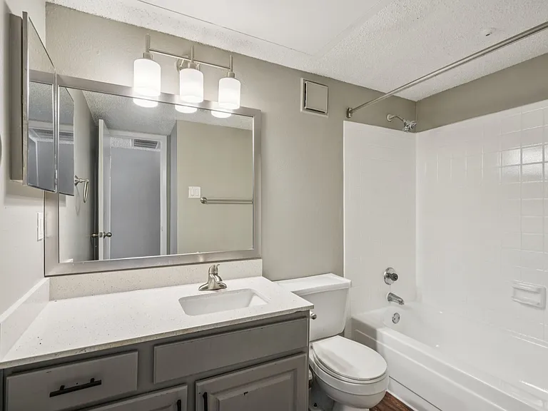 5644 Riverwalk Dr — Photo 71