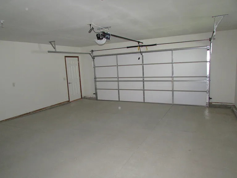 415 Sapphire Ln — Photo 14