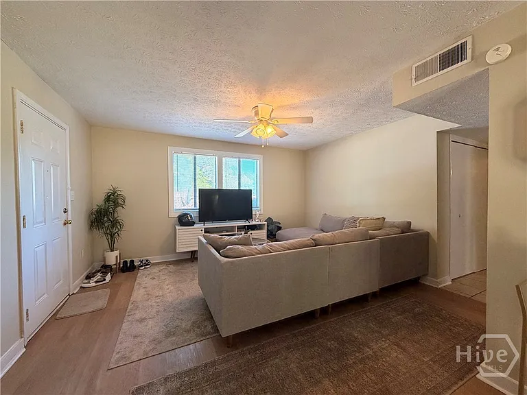 102 Welch Pl — Photo 8