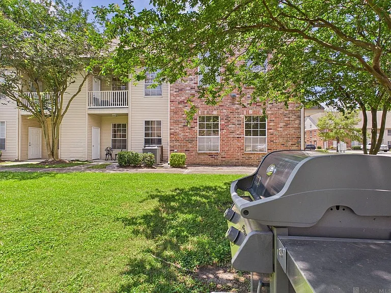 4441 Burbank Dr #601 — Photo 7