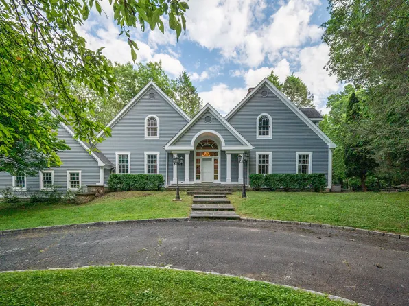 4 Hemlock Trail, Redding, CT 06896