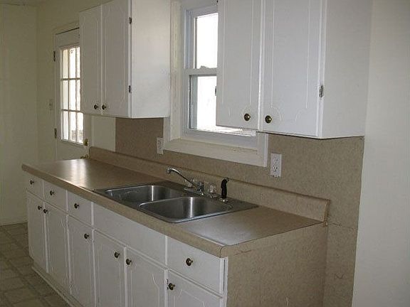 3rd image of 132 Northwood Dr