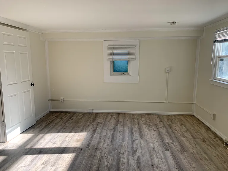 1500 W Friendly Ave #5 — Photo 10