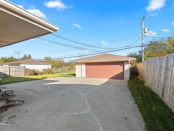 3rd image of 6114 N 95th STREET