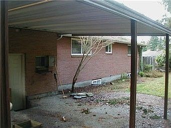 2nd image of 1822 Leland Dr