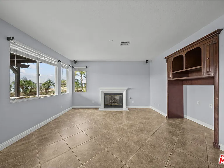 28760 Bridger Ct — Photo 10