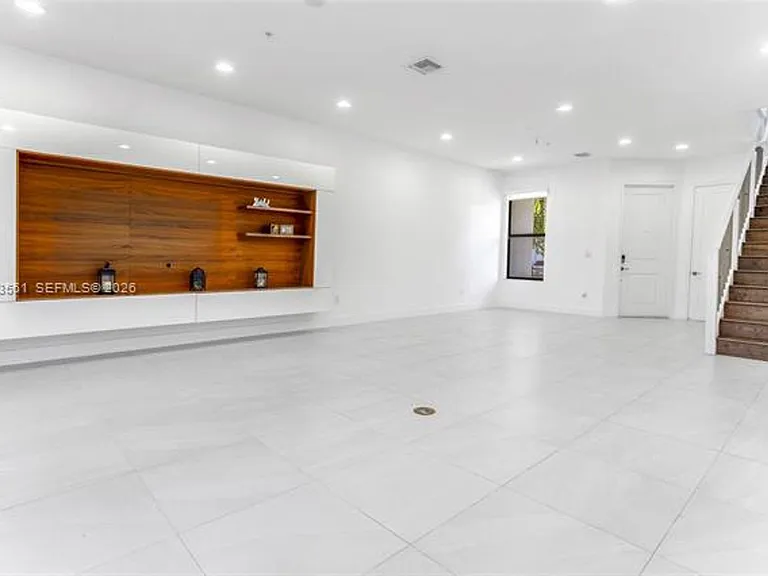 20919 NW 1st Dr #Townhouse 20919 — Photo 8