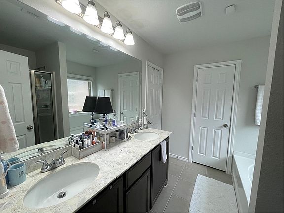 3rd image of 2521 Weatherford Heights Dr
