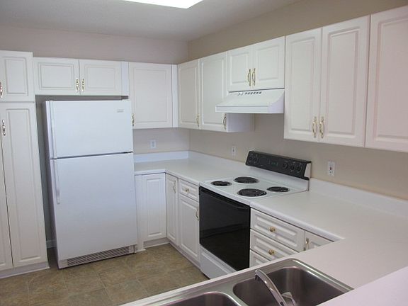5th image of 305 E Pheasant Hill Dr